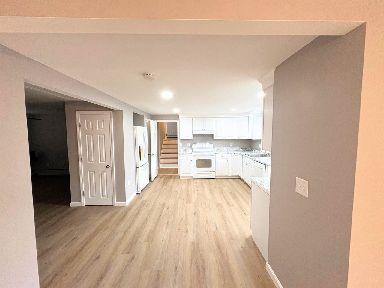 11 Monadnock St - Photo 4 of 14