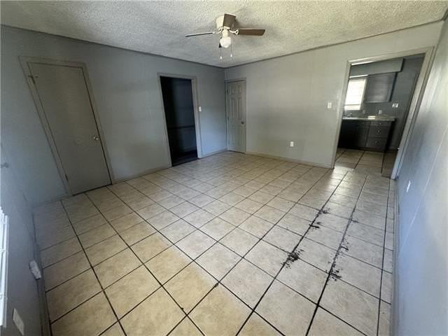 105 Wells Dr - Photo 3 of 14