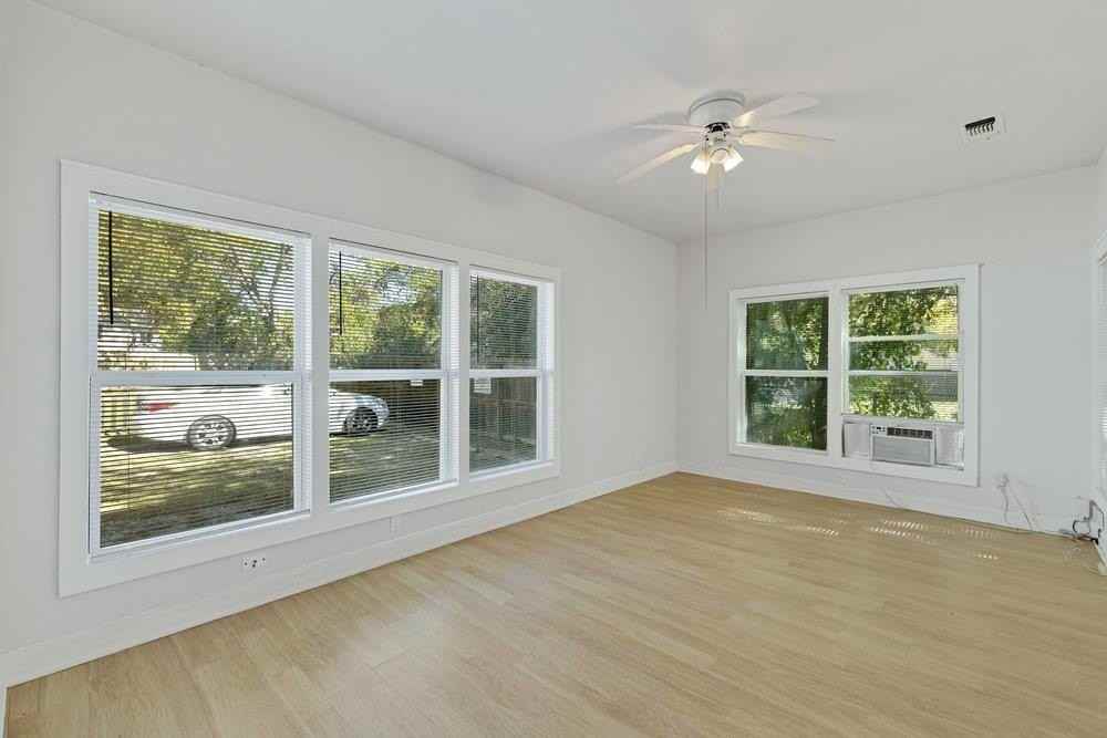 608 W Hickory St #B - Photo 4 of 19