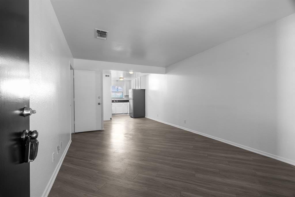 320 E 4th St #204 - Photo 3 of 30