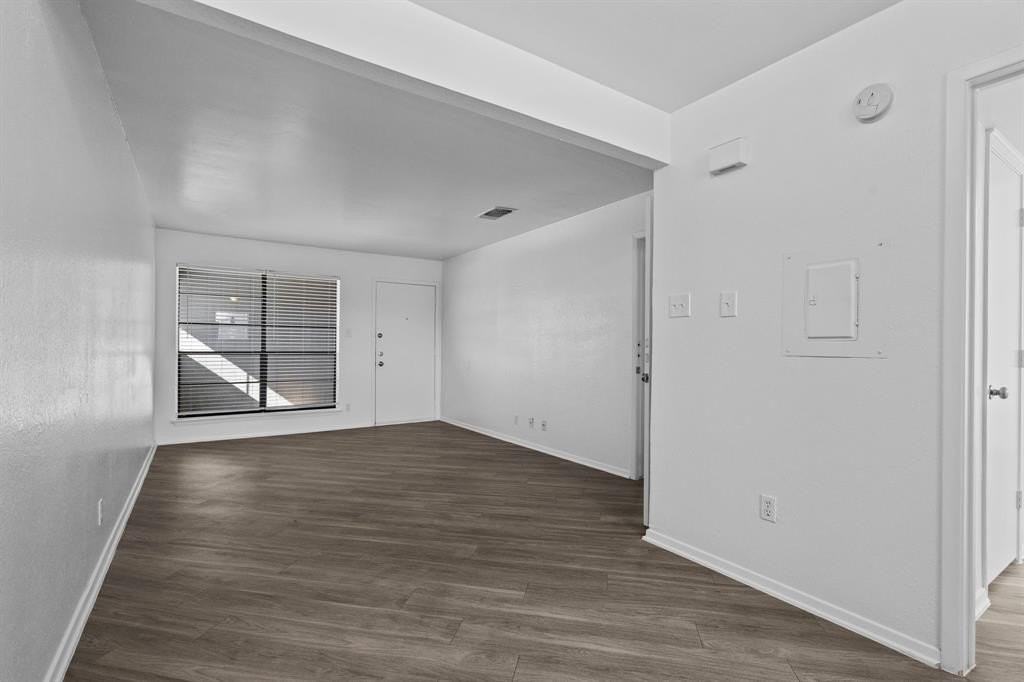 320 E 4th St #204 - Photo 4 of 30