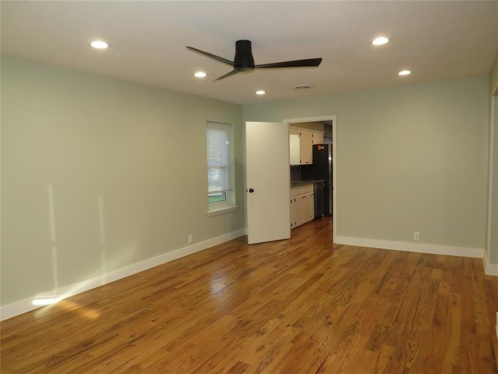 3316 Darby Lane - Photo 6 of 37