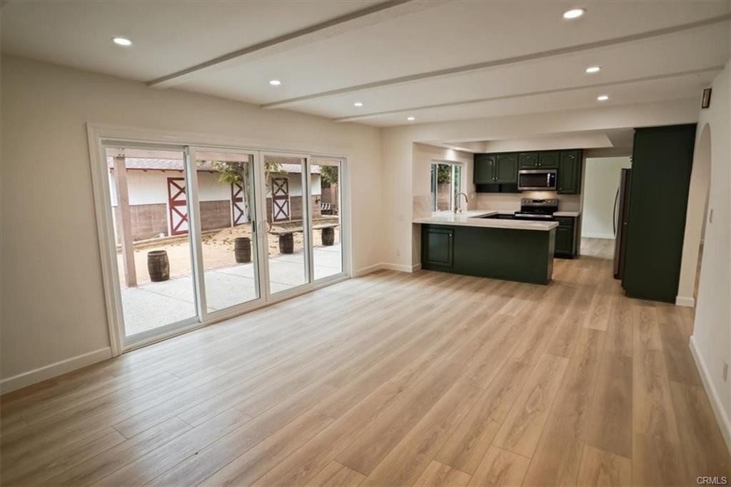 1925 W Parkside Ave - Photo 3 of 8