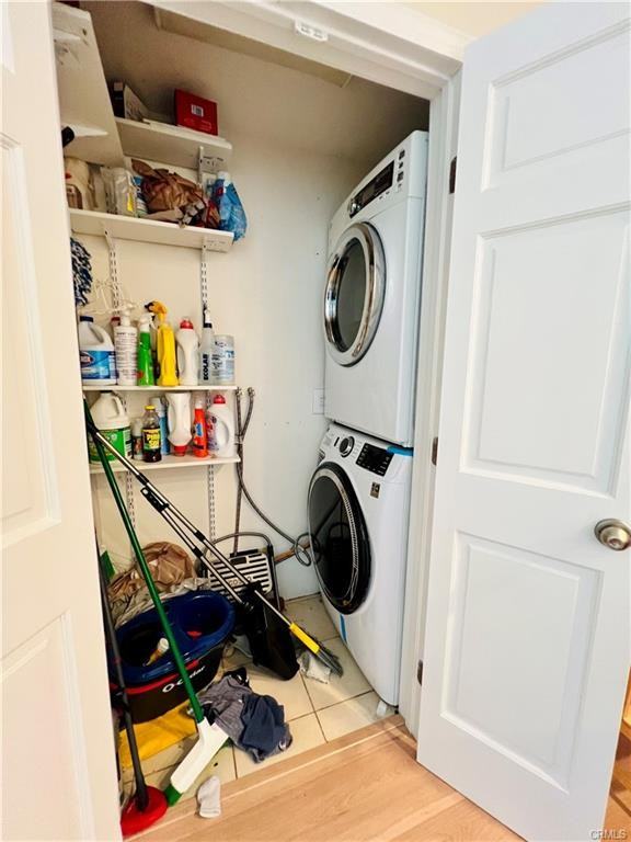 22901 Leadwell Street - Photo 2 of 8