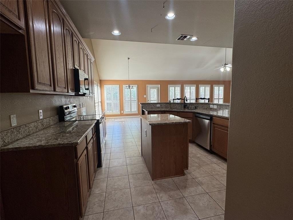 8209 Hitching Trail - Photo 6 of 23