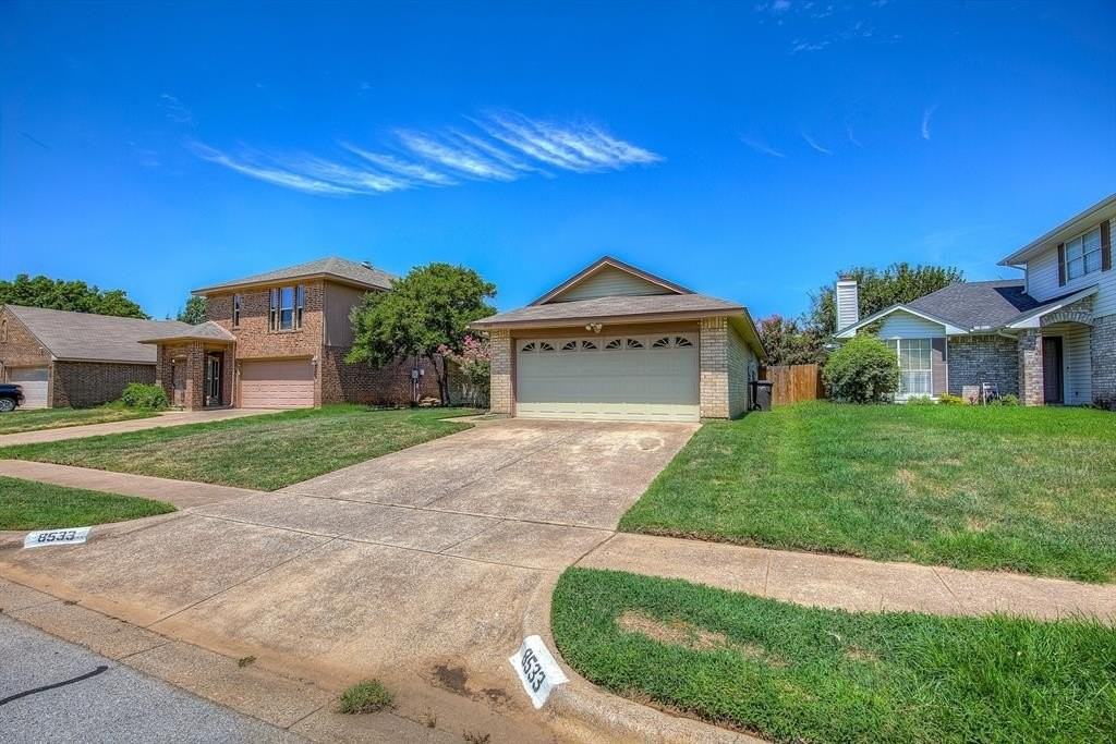 8533 Brushy Creek Trl - Photo 2 of 36