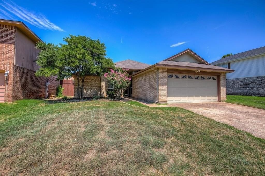 8533 Brushy Creek Trl - Photo 4 of 36