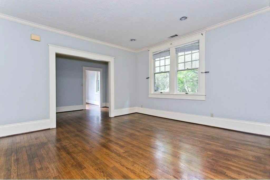 4936 Worth St #C - Photo 3 of 10