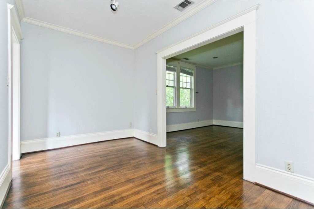 4936 Worth St #C - Photo 4 of 10