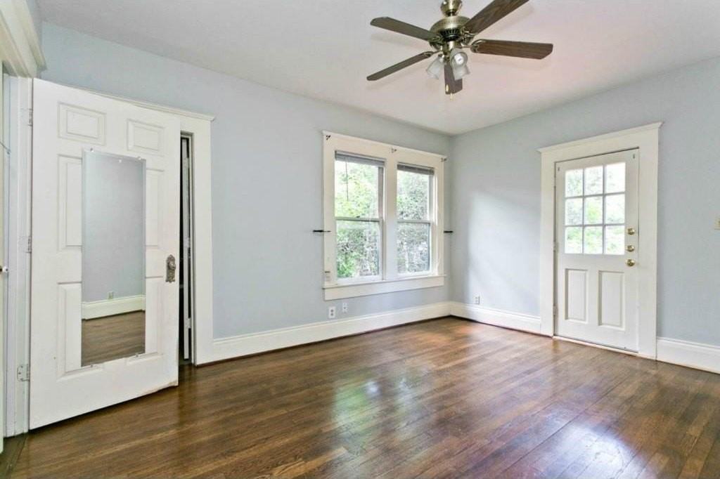 4936 Worth St #C - Photo 7 of 10