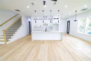 306 East 7th Street - Photo 1 of 1