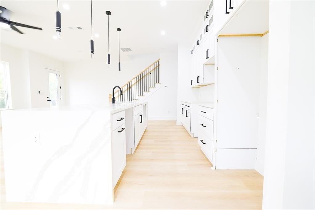 306 E 7th St - Photo 5 of 26