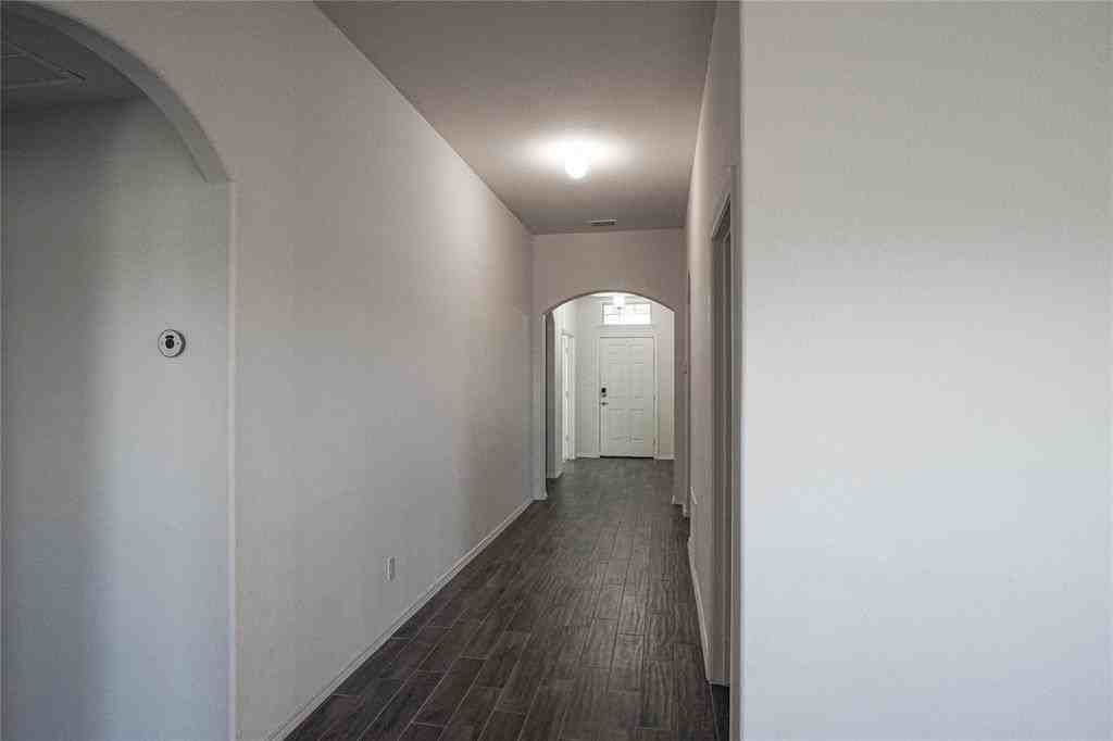 241 Pitt Cir - Photo 3 of 20