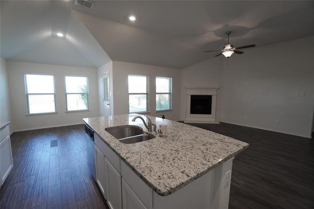 241 Pitt Cir - Photo 6 of 20