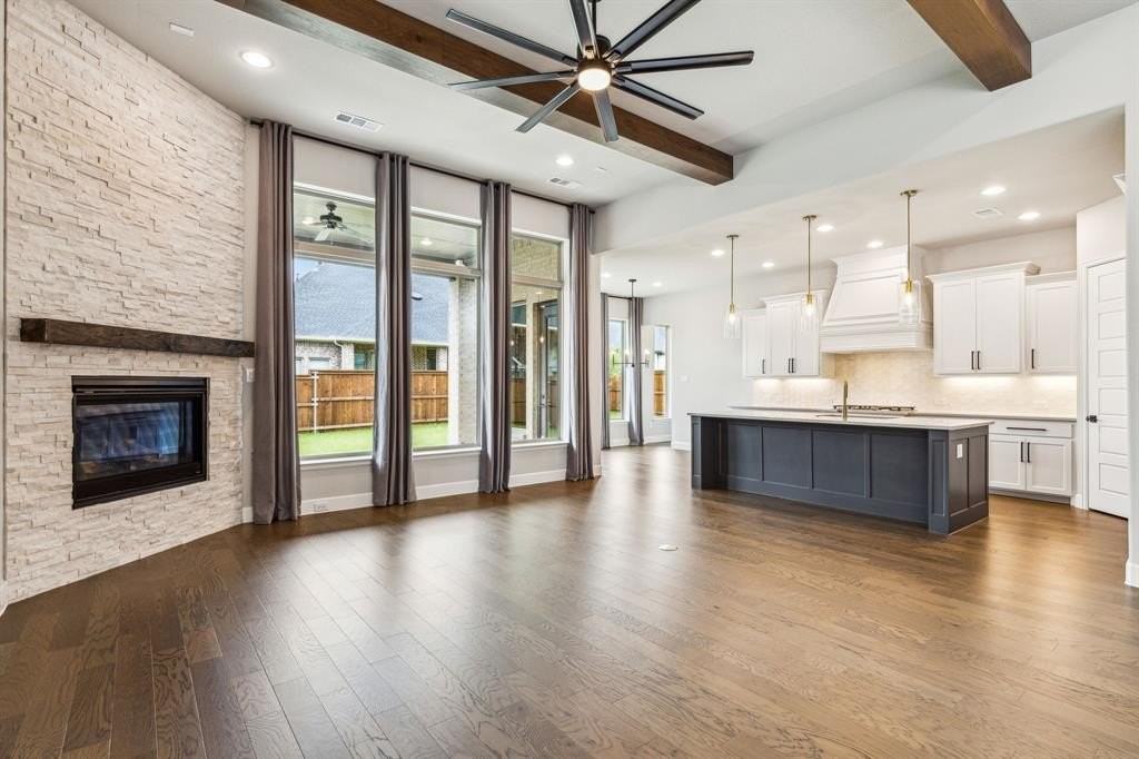 2232 Grey September Street