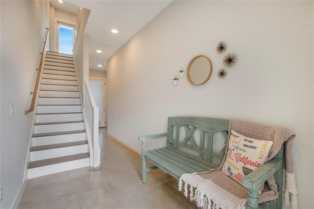 9060 Corsair Pl - Photo 2 of 22