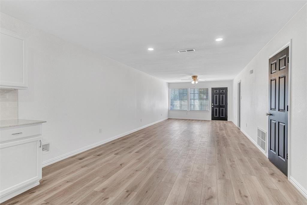 4330 Forest Point Dr - Photo 5 of 22