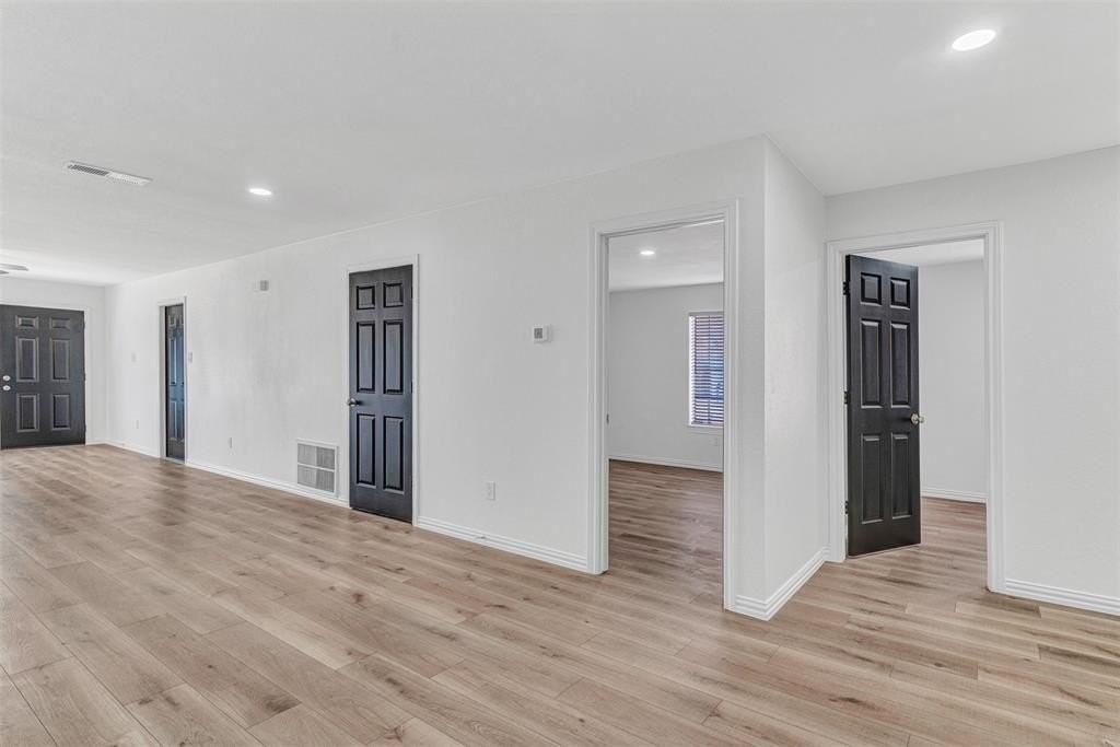 4330 Forest Point Dr - Photo 6 of 22