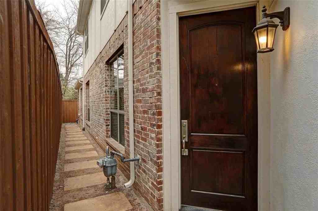 6010 La Vista Drive - Photo 5 of 21