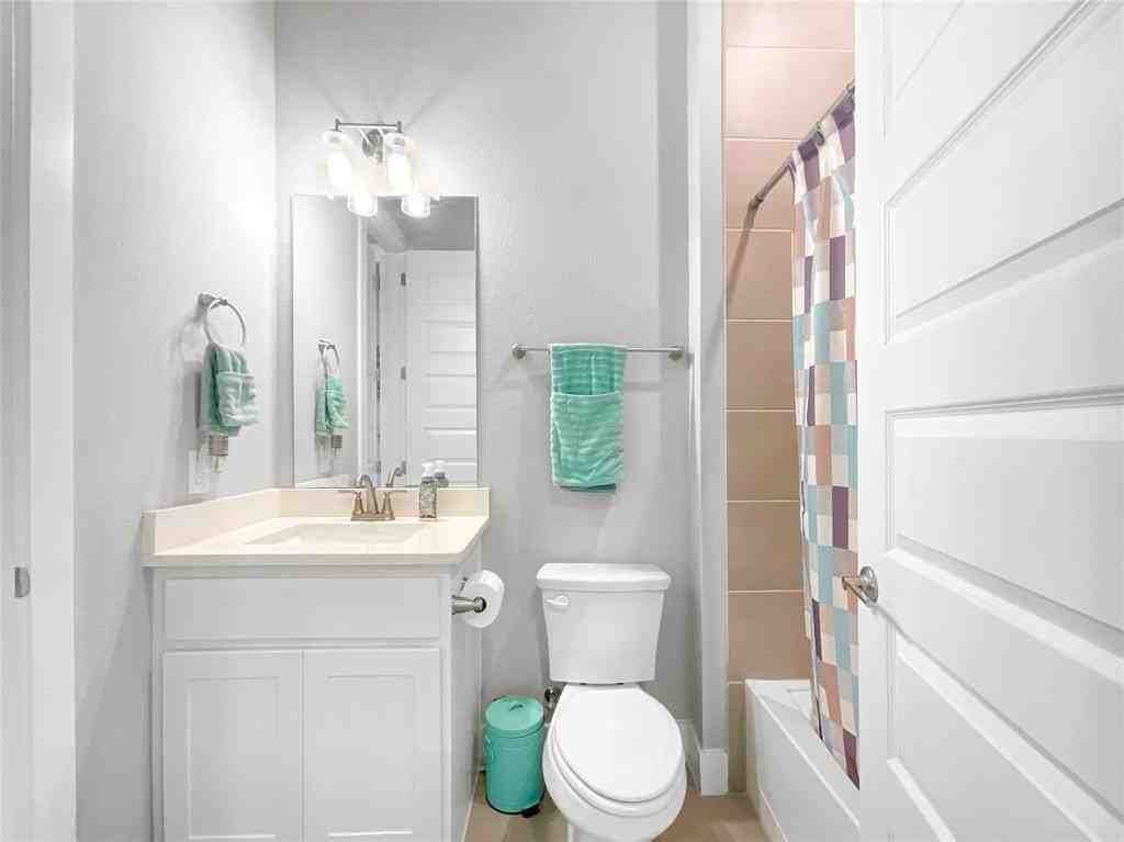 5910 Enclave Drive - Photo 5 of 33