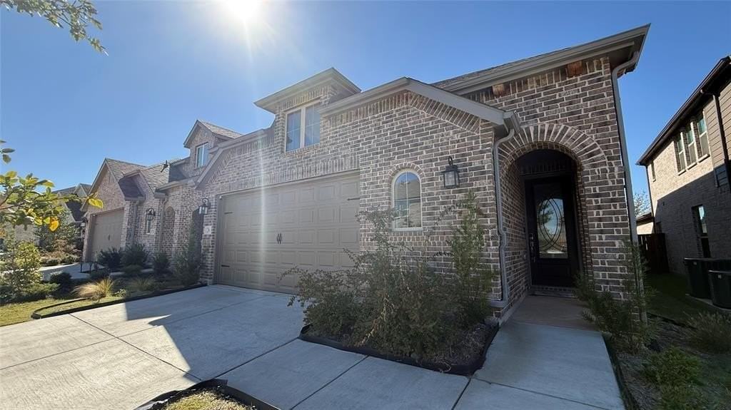 216 Haystack Dr - Photo 2 of 6