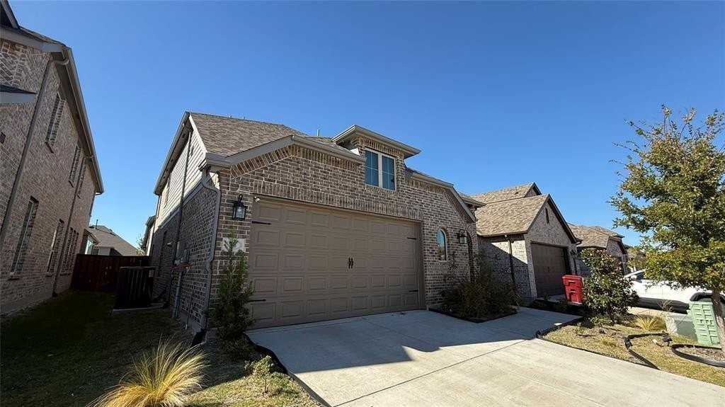 216 Haystack Dr - Photo 3 of 6