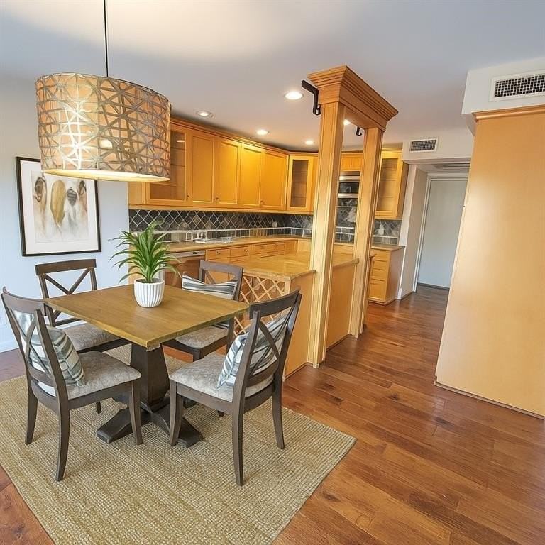 2901 Country Place Cir - Photo 6 of 37