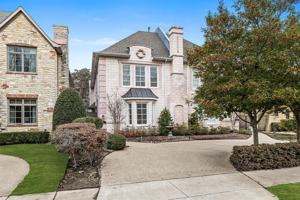 featured image of 4318 University Boulevard