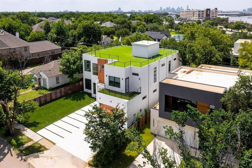 3946 N Cresthaven Rd - Photo 3 of 39