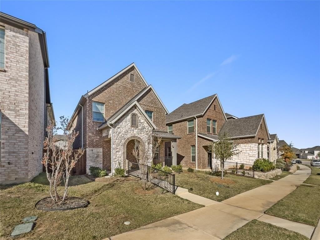 2745 Acadia Dr - Photo 2 of 27