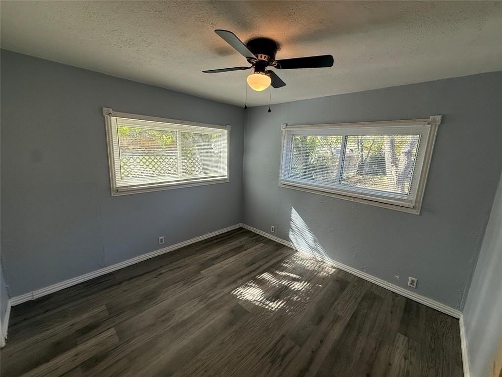 4328 Lubbock Ave - Photo 7 of 16