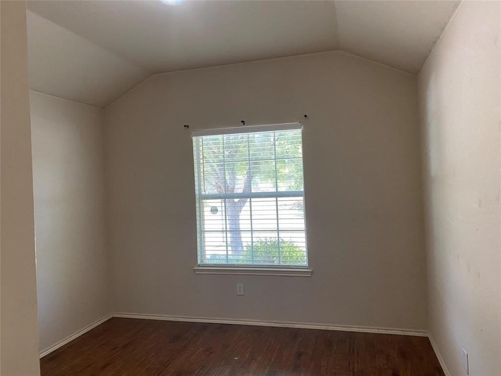 4017 Shady Meadow Ln - Photo 5 of 6