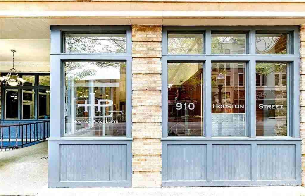 910 Houston St #604 - Photo 3 of 14