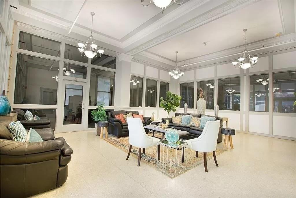 910 Houston St #604 - Photo 6 of 14