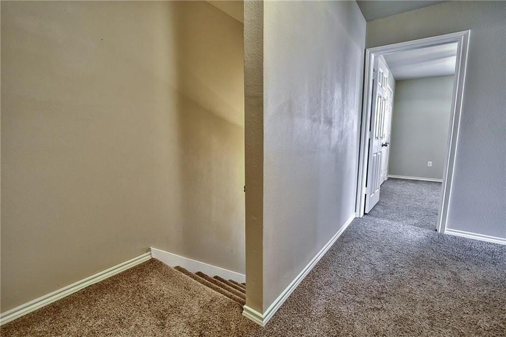 704 East College Street - Photo 6 of 18