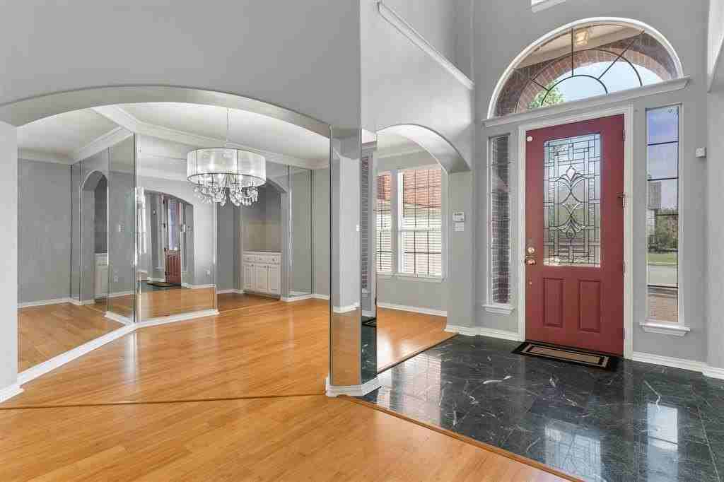 5701 Chippewa Trl - Photo 4 of 40