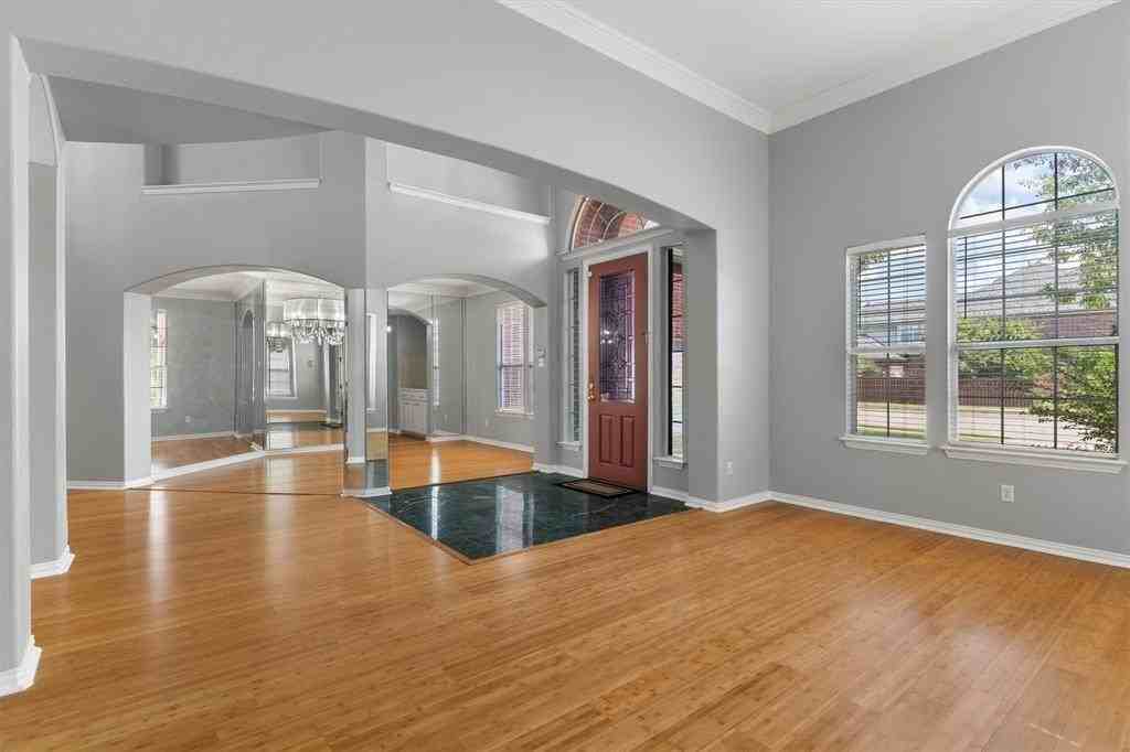 5701 Chippewa Trl - Photo 5 of 40