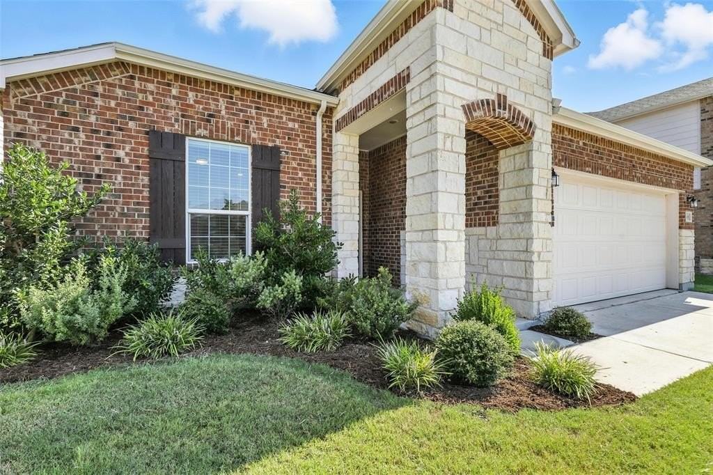 5605 Apple Grove Way - Photo 4 of 15