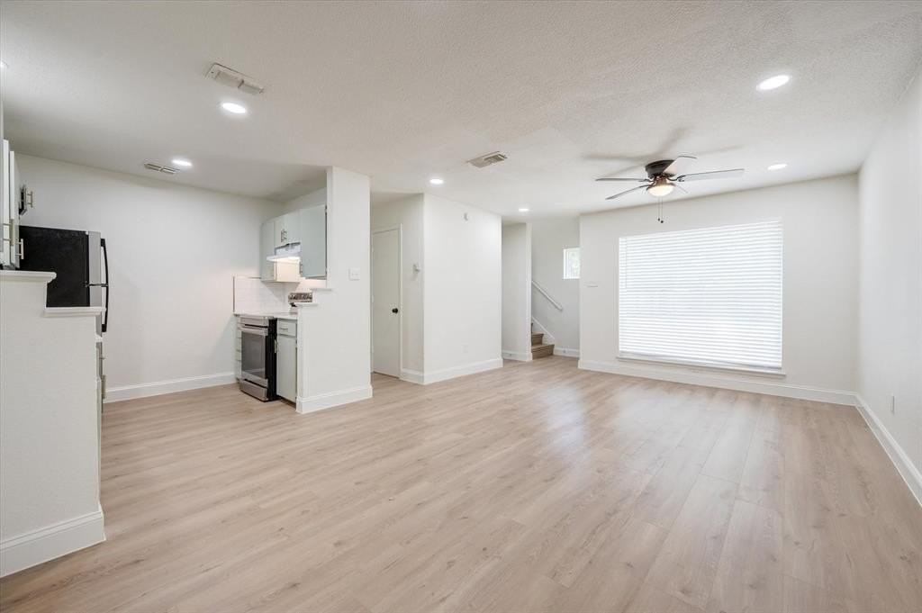 805 W Chambers St #B - Photo 3 of 13