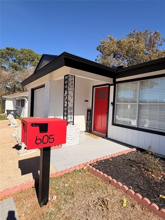 605 N Davis Dr - Photo 3 of 27