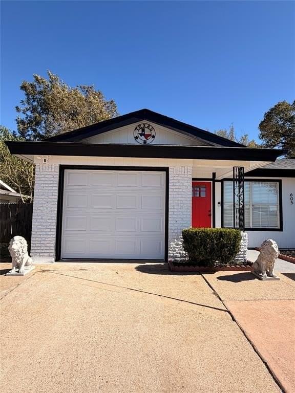 605 N Davis Dr - Photo 5 of 27