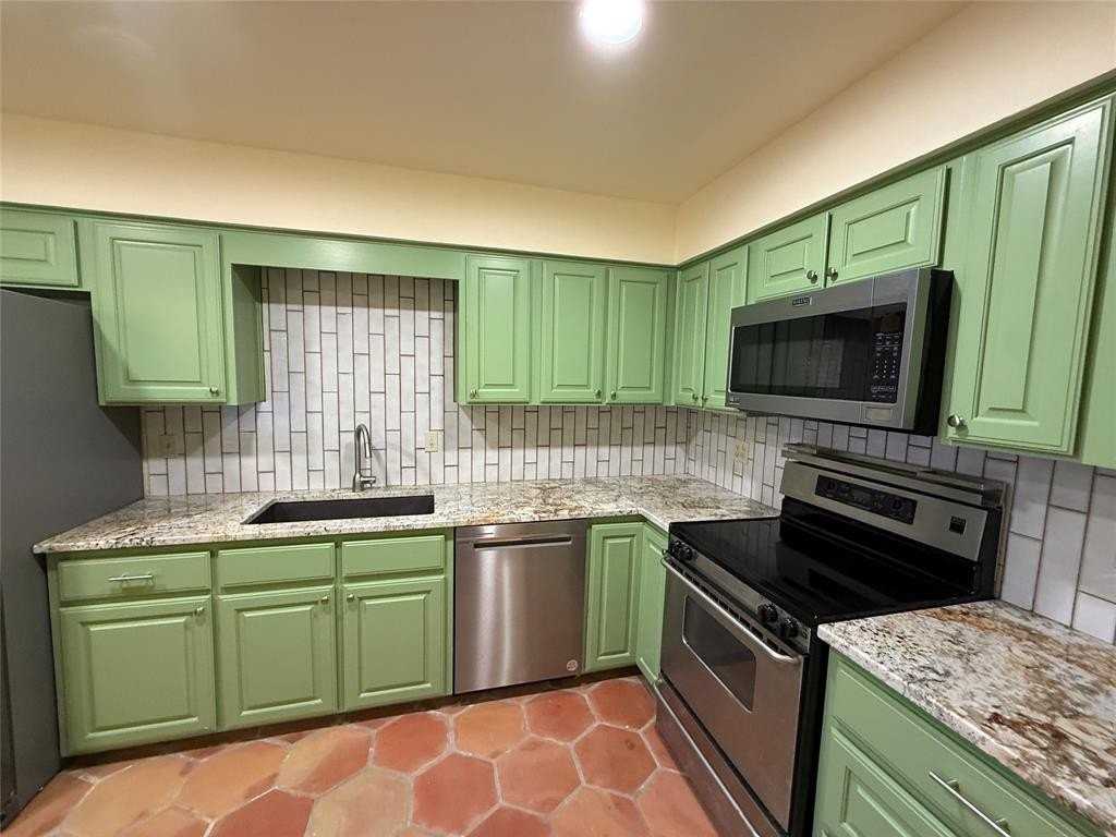 12513 Burninglog Ln - Photo 7 of 27