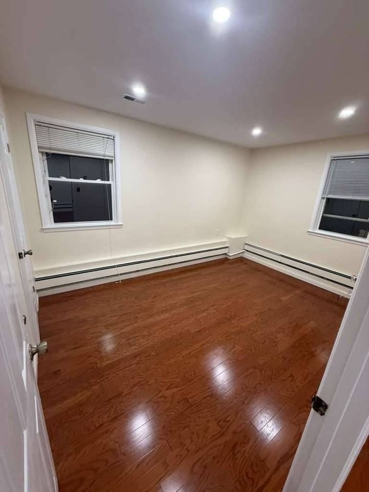 6706 171st St #2 - Photo 3 of 9