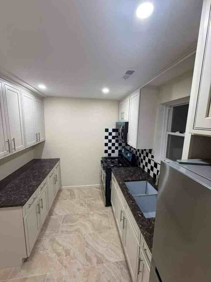 6706 171st St #2 - Photo 6 of 9