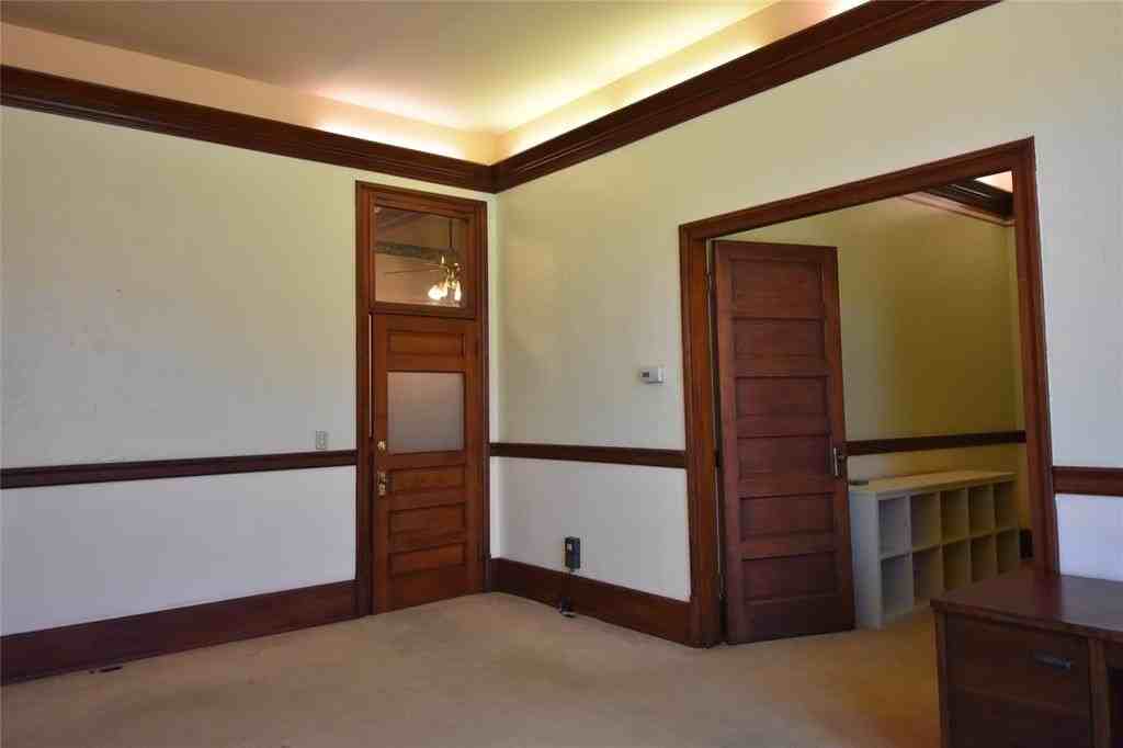 108 S Division St - Photo 3 of 14