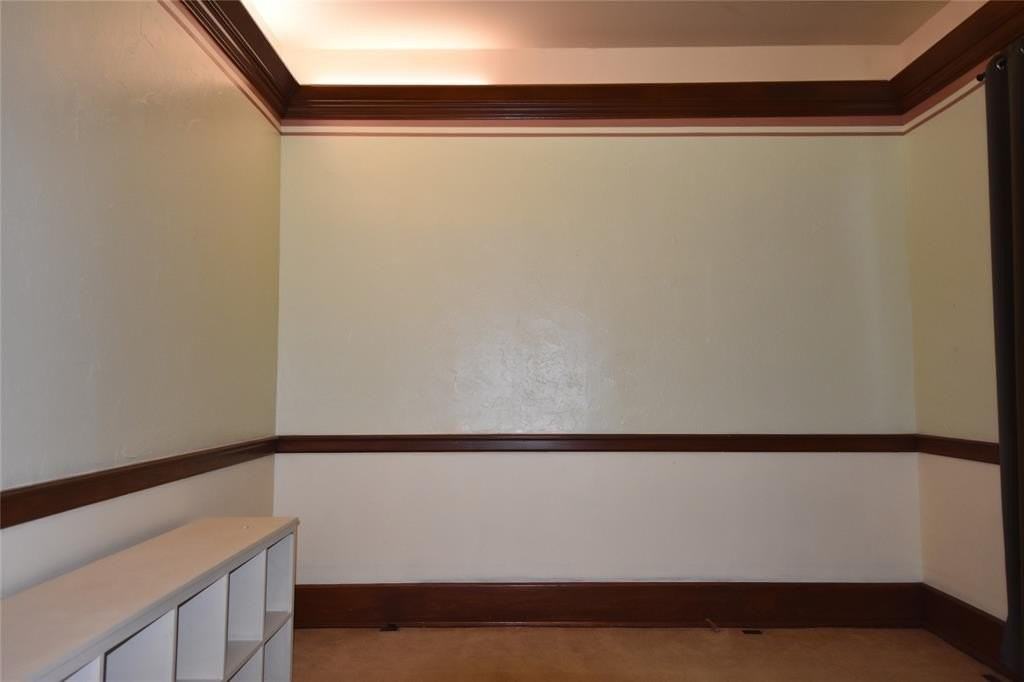 108 S Division St - Photo 6 of 14