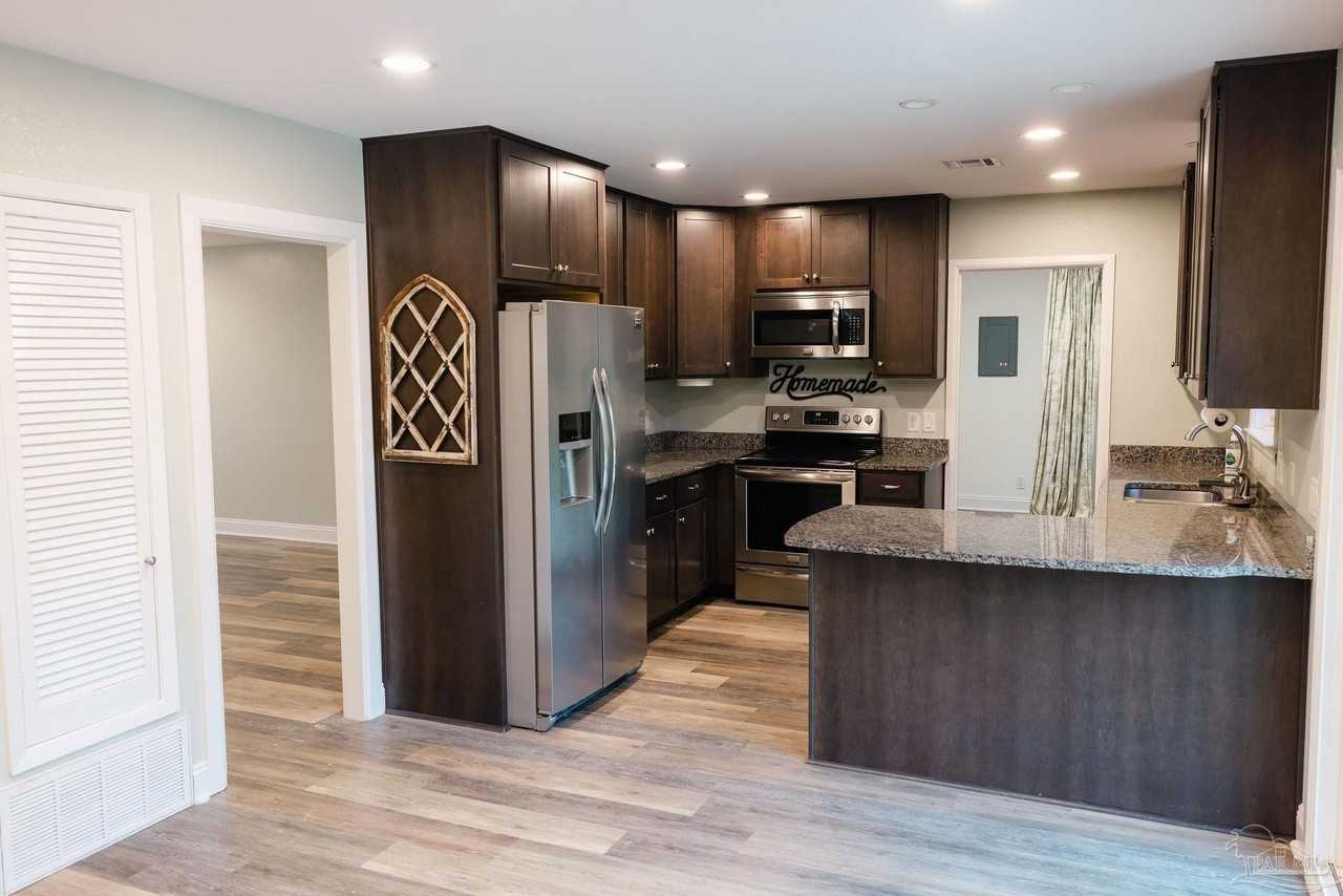 5580 Homewood Rd - Photo 6 of 28