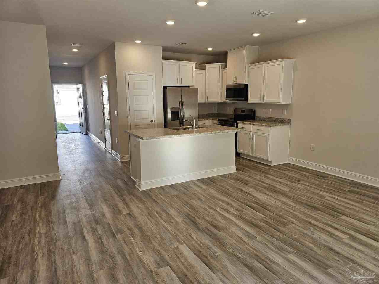 1403 Maritime Dr - Photo 3 of 25