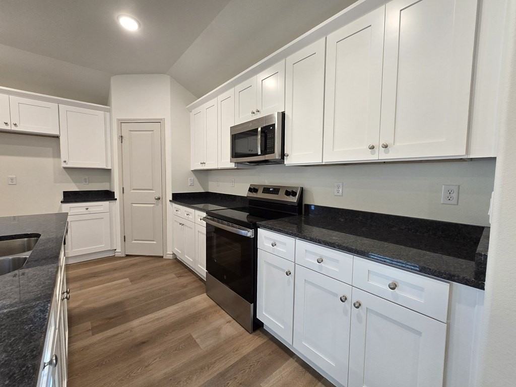 1313 Hogback Way - Photo 6 of 22