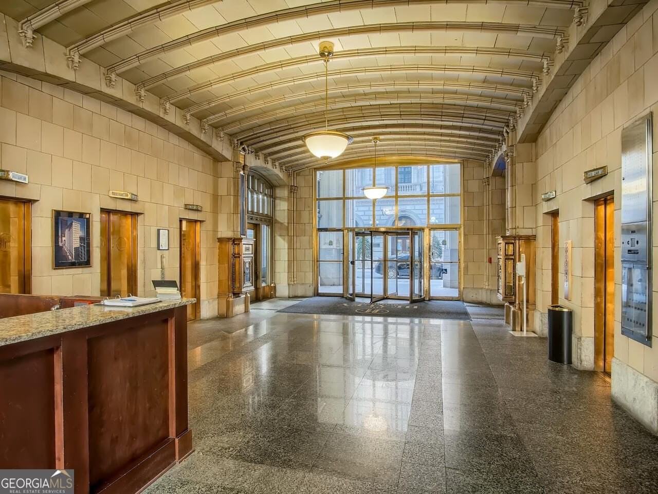 57 Forsyth St Nw - Photo 4 of 18